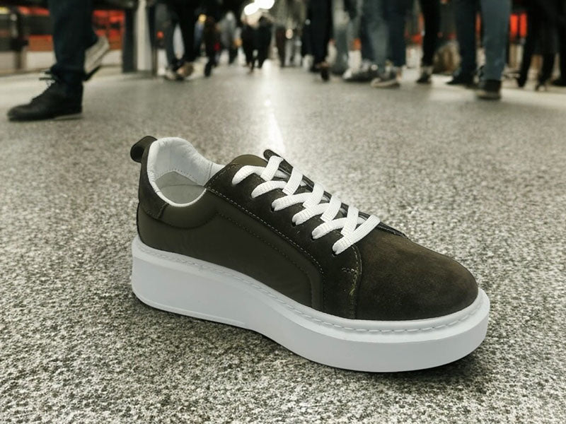 Orthopedic Trendy Everyday Sneaker